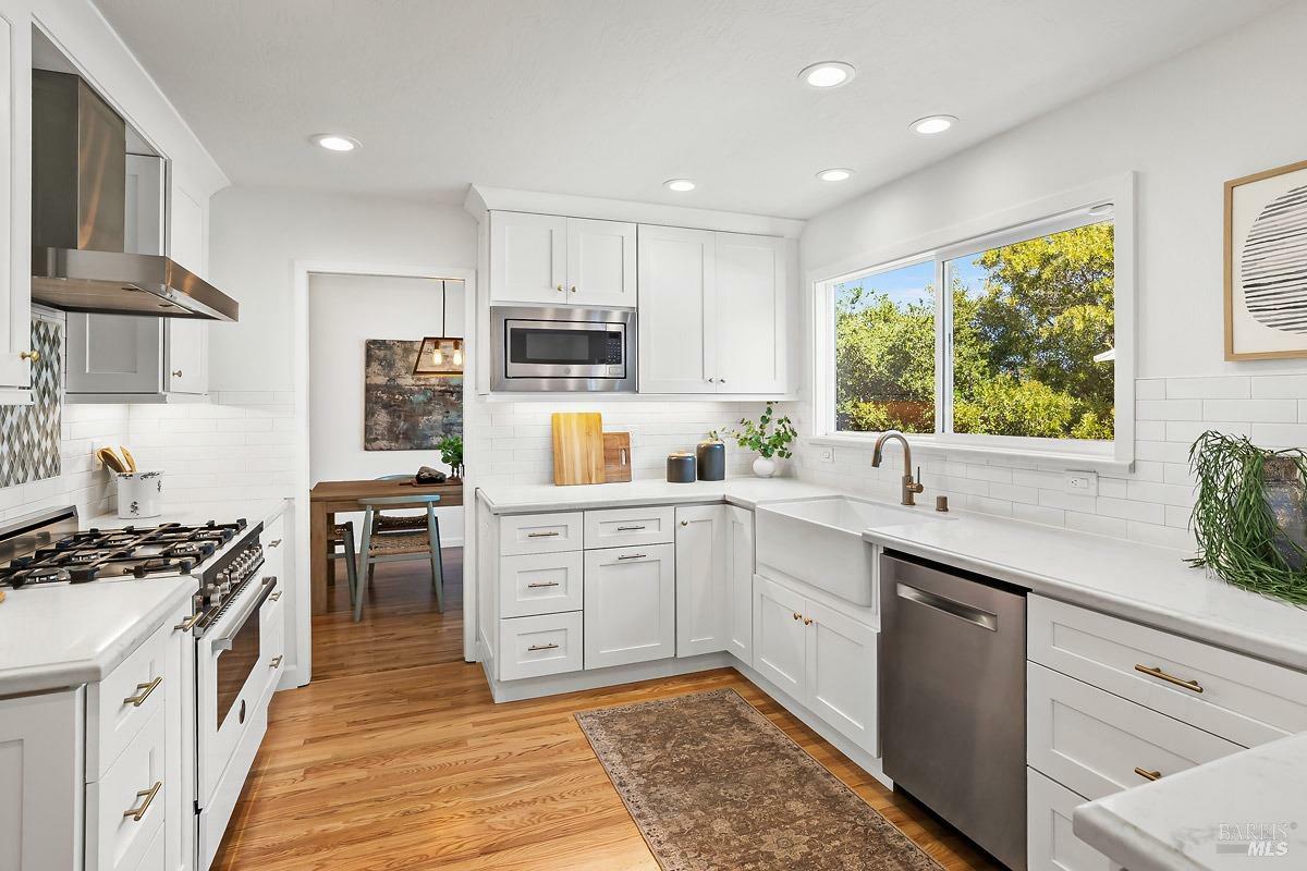 Property Photo: 62 Maplewood Drive CA 94901