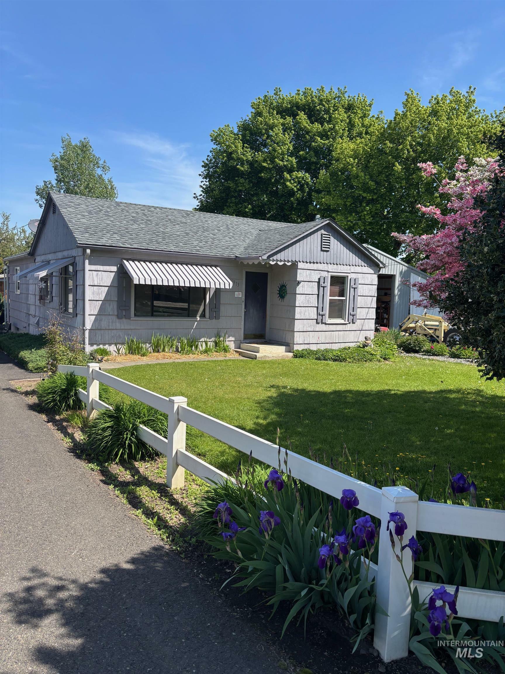Property Photo: 913 Airway Avenue ID 83501