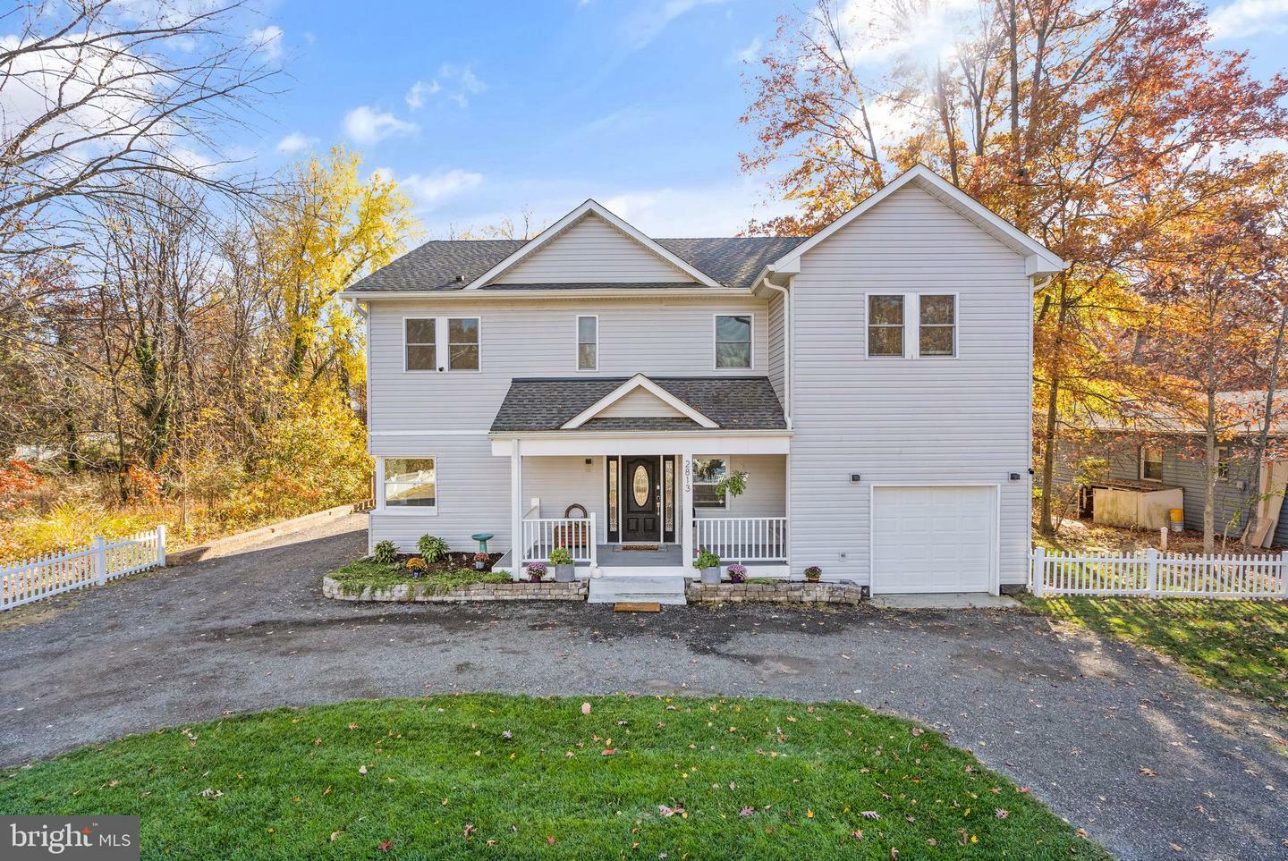 Property Photo: 2813 Woodlawn Trail VA 22306