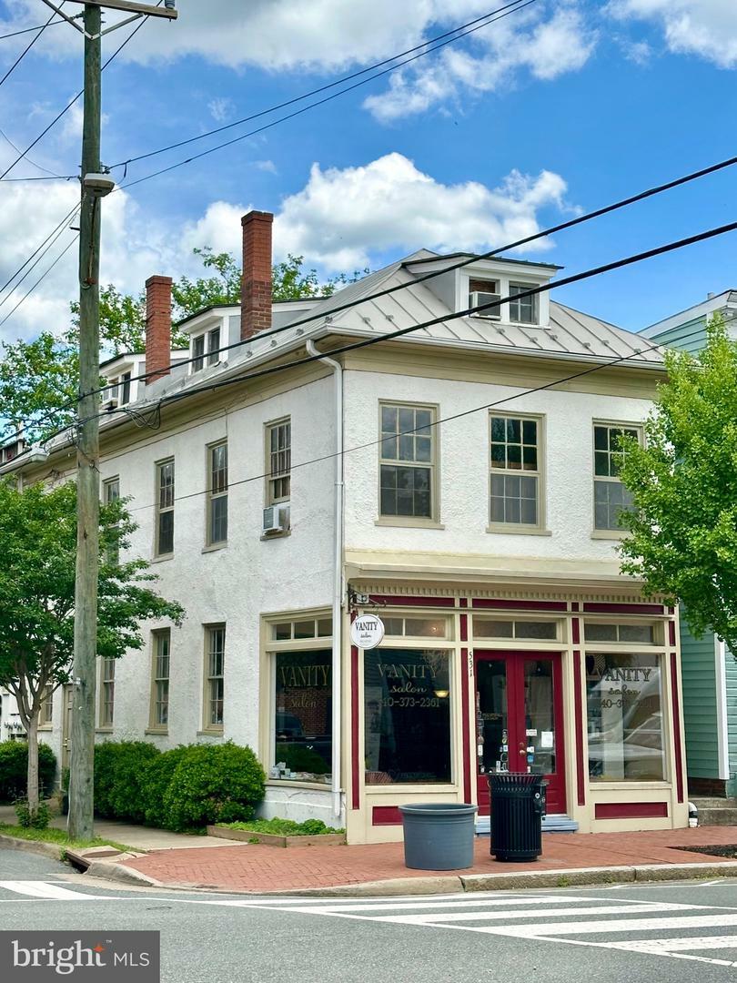 Property Photo: 110 Wolfe Street VA 22401