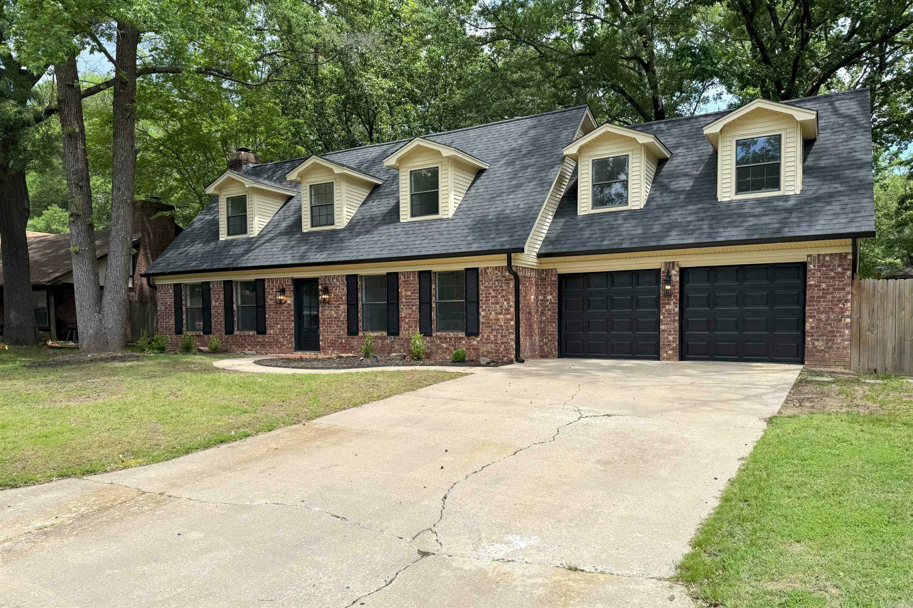 Property Photo: 10 Woodbridge Drive AR 72034