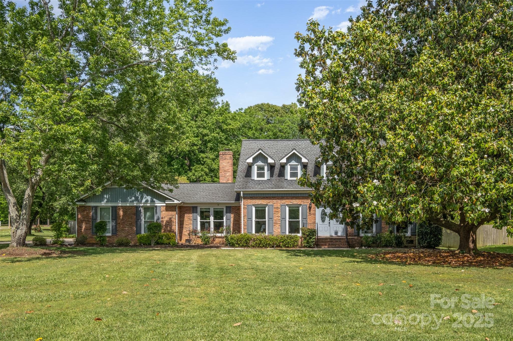 Property Photo: 6040 Morris Farm Lane NC 28227