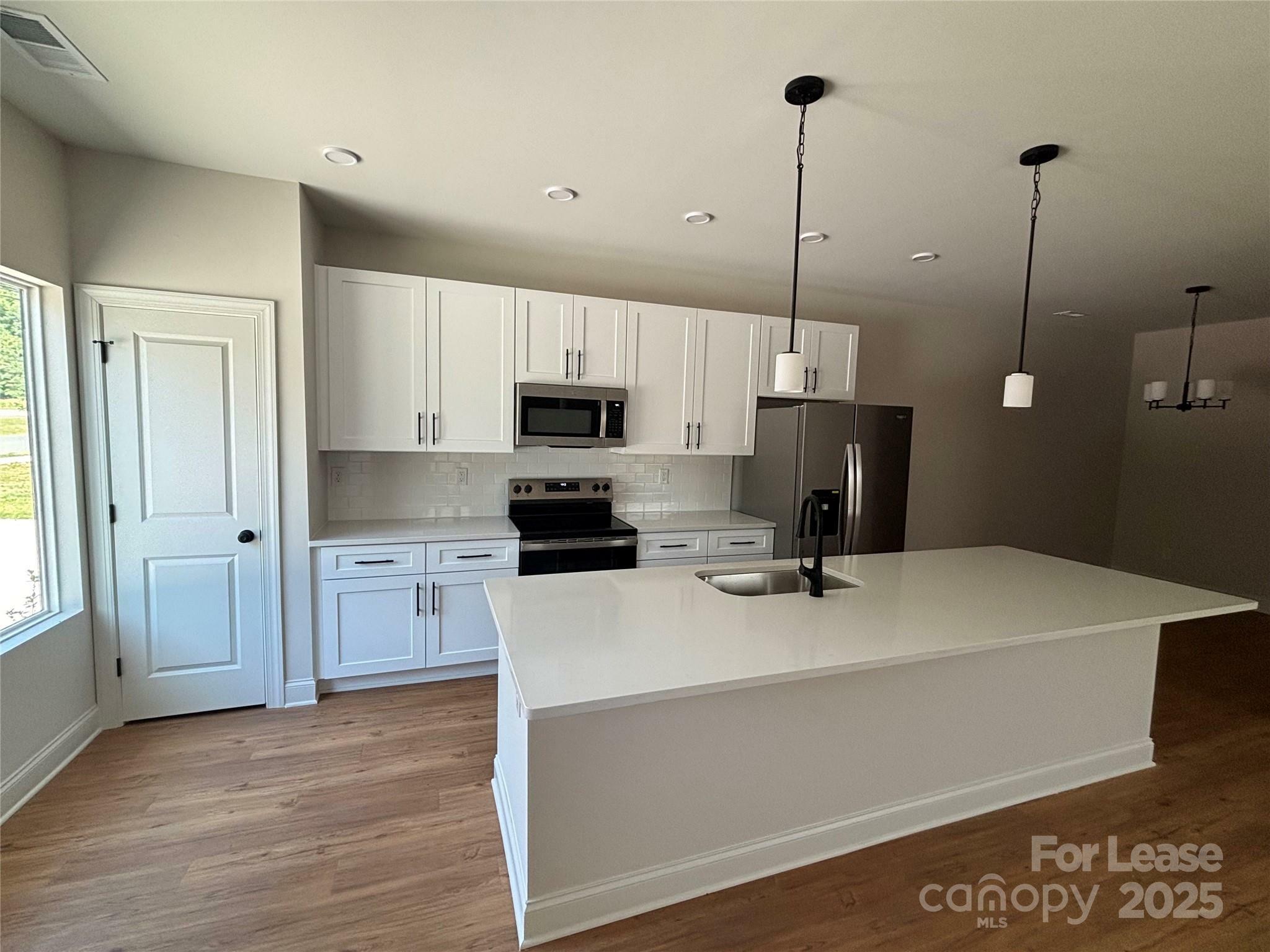Property Photo: 4813 Victoria Avenue NC 28269