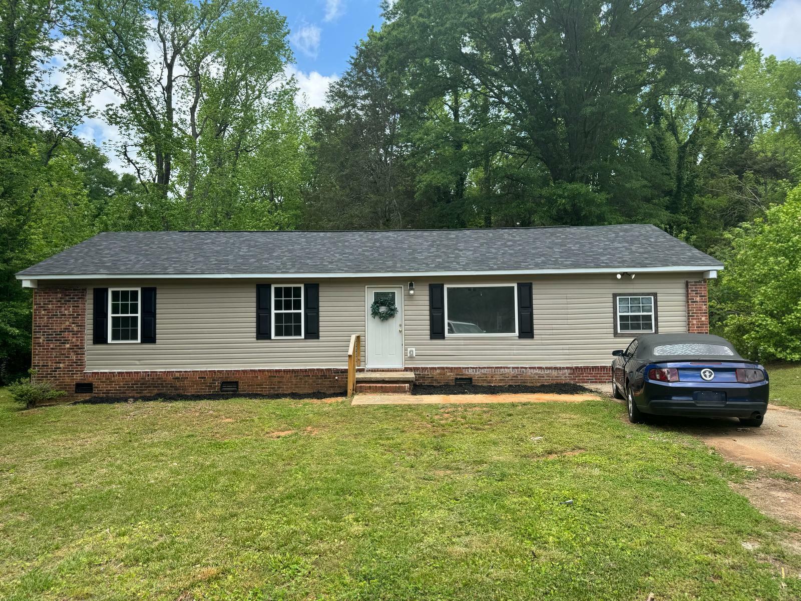 Property Photo: 113 Illinois Circle SC 29341