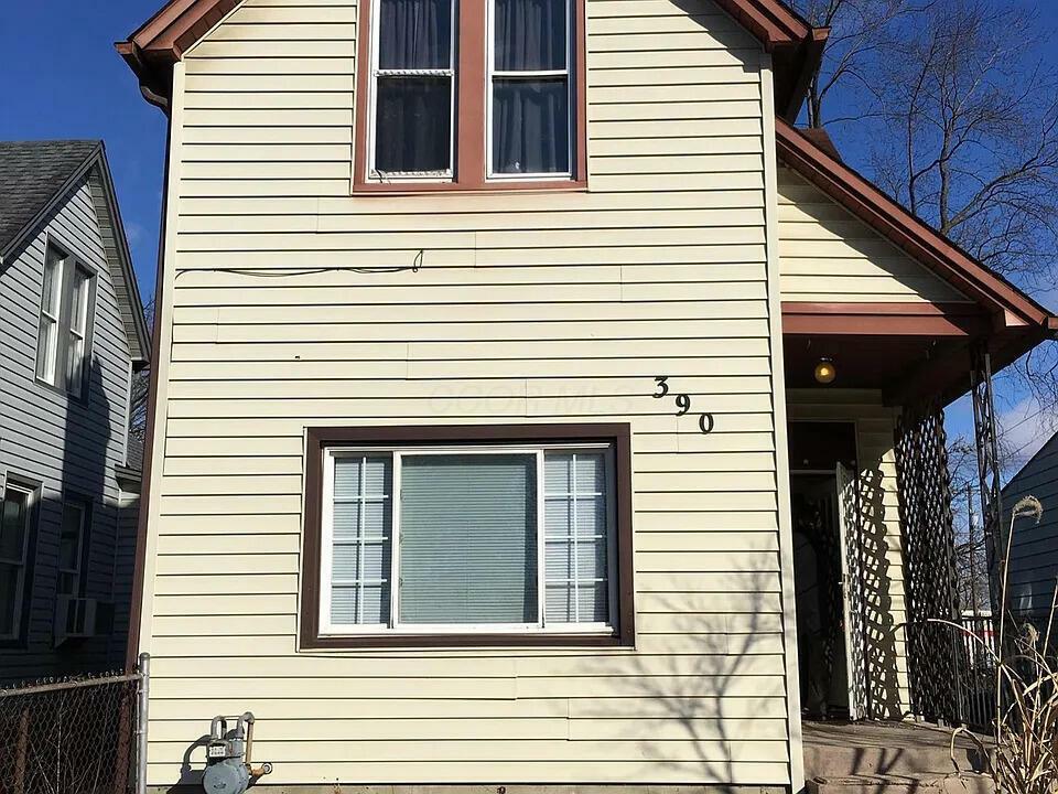 Property Photo: 390 E Hinman Avenue OH 43207