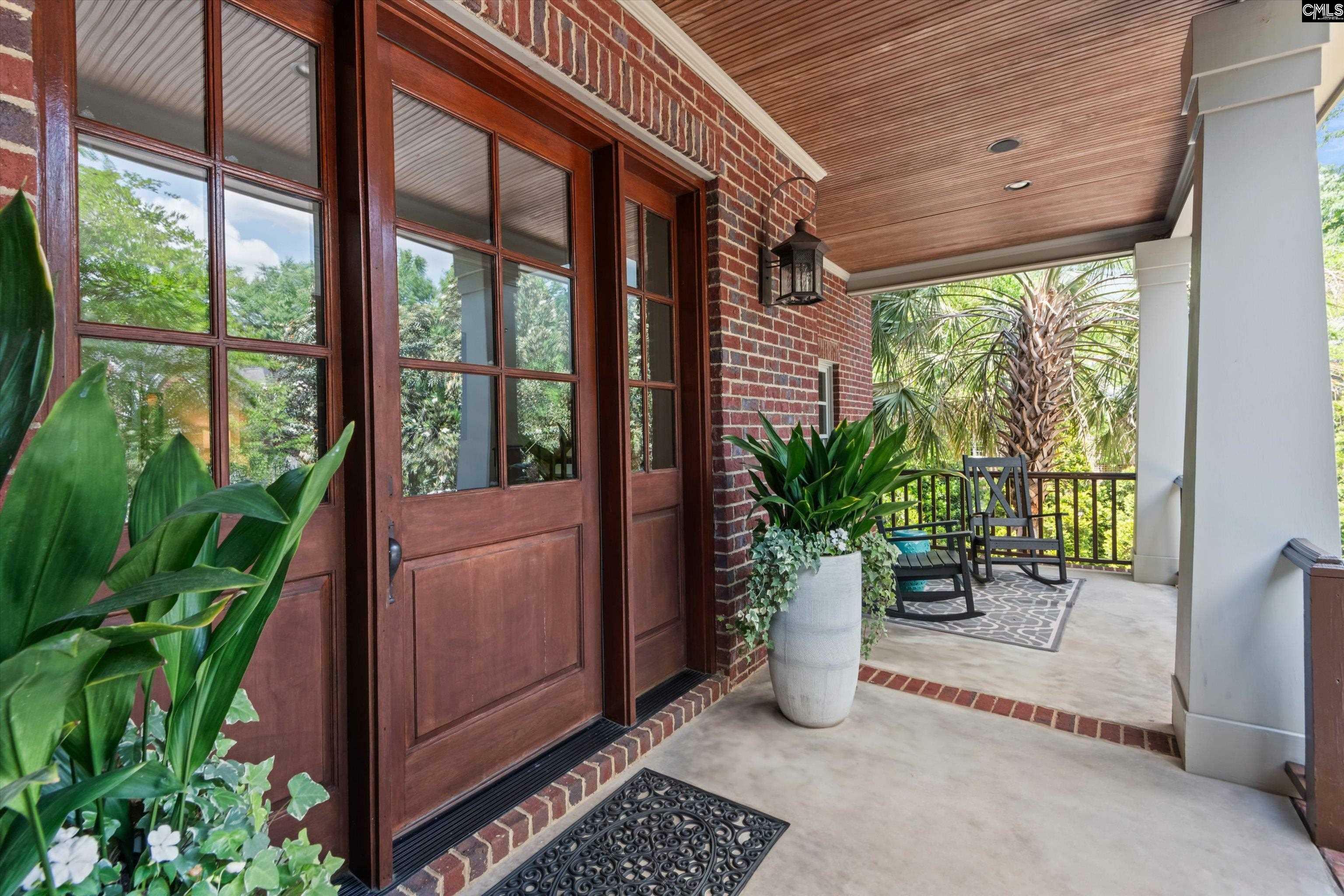 Property Photo: 18 Myrtle Bank Place SC 29209-5728