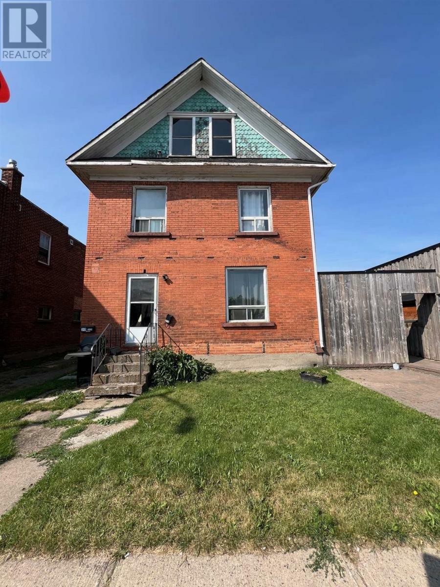 Photo de la propriété: 315 Korah Rd ON P6C 4H2