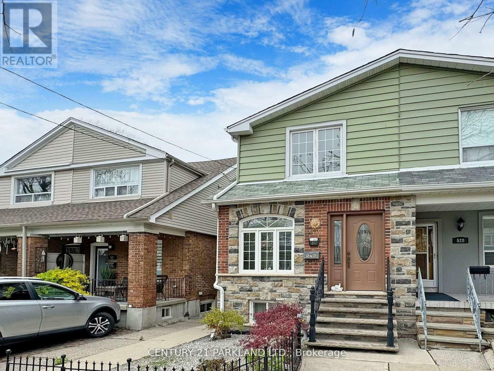 Property Photo: 526 Milverton Boulevard ON M4C 1X5