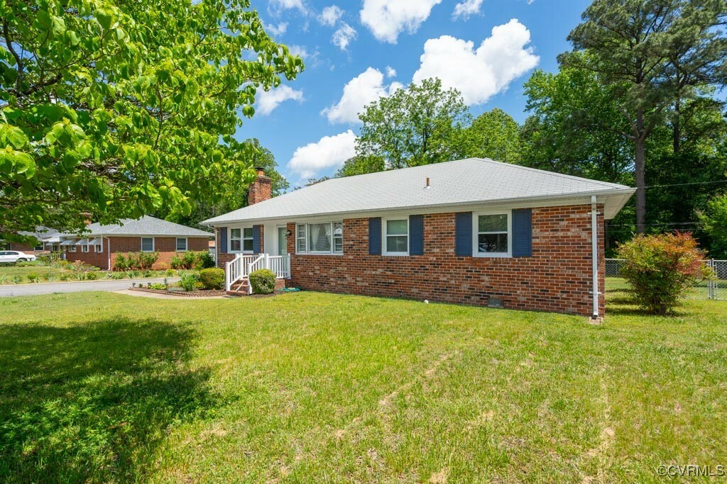 Property Photo: 8068 Lynmar Lane VA 23111
