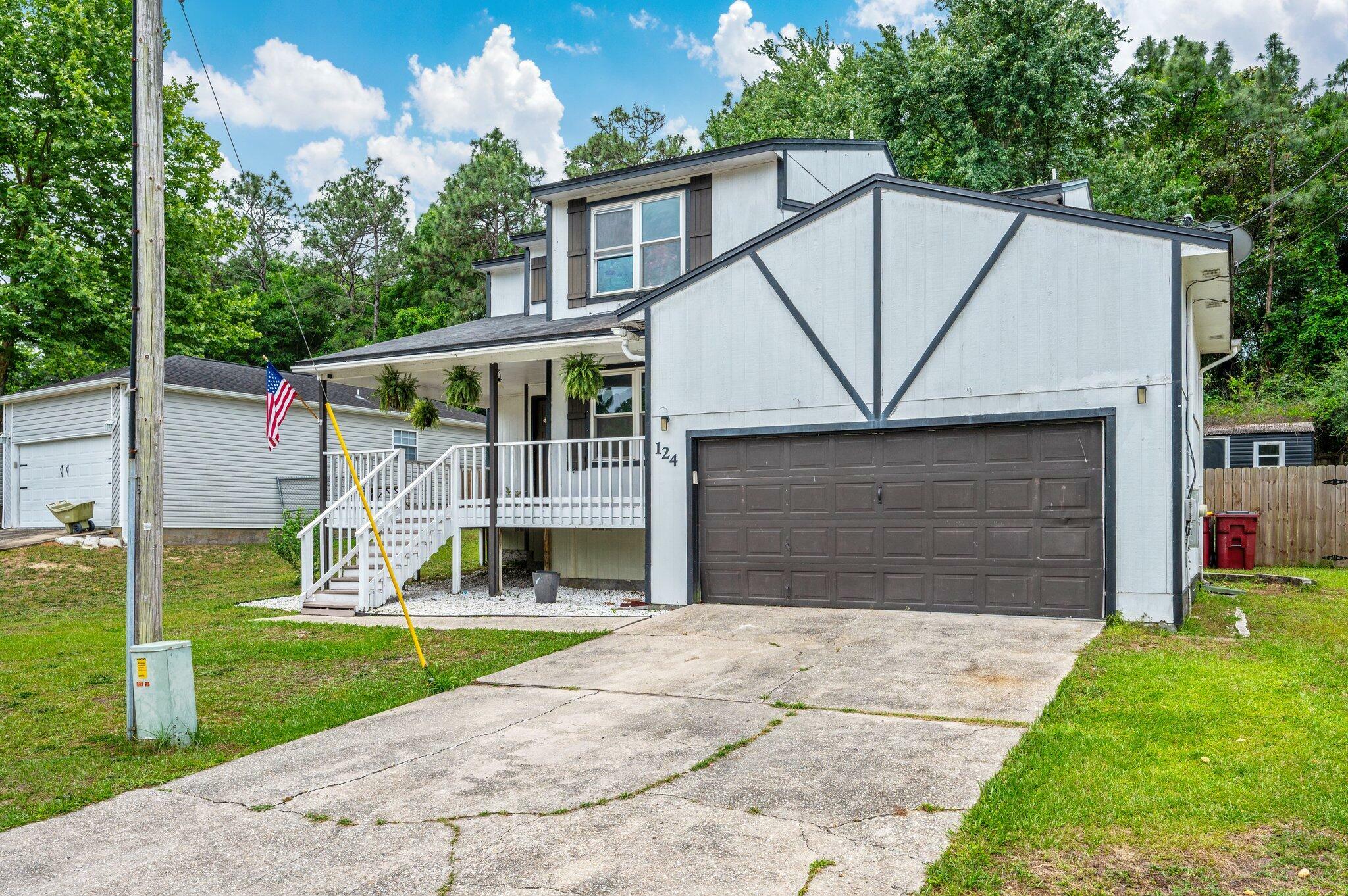 Property Photo: 124 Palmetto Drive FL 32539
