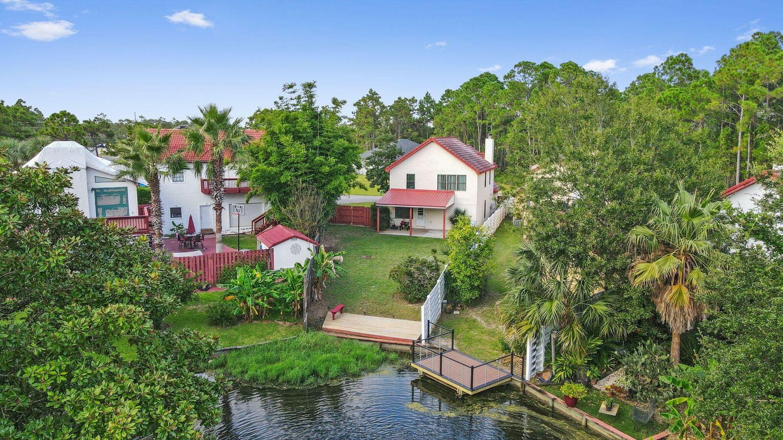 Property Photo: 1841 E Smugglers Cove Drive FL 32563