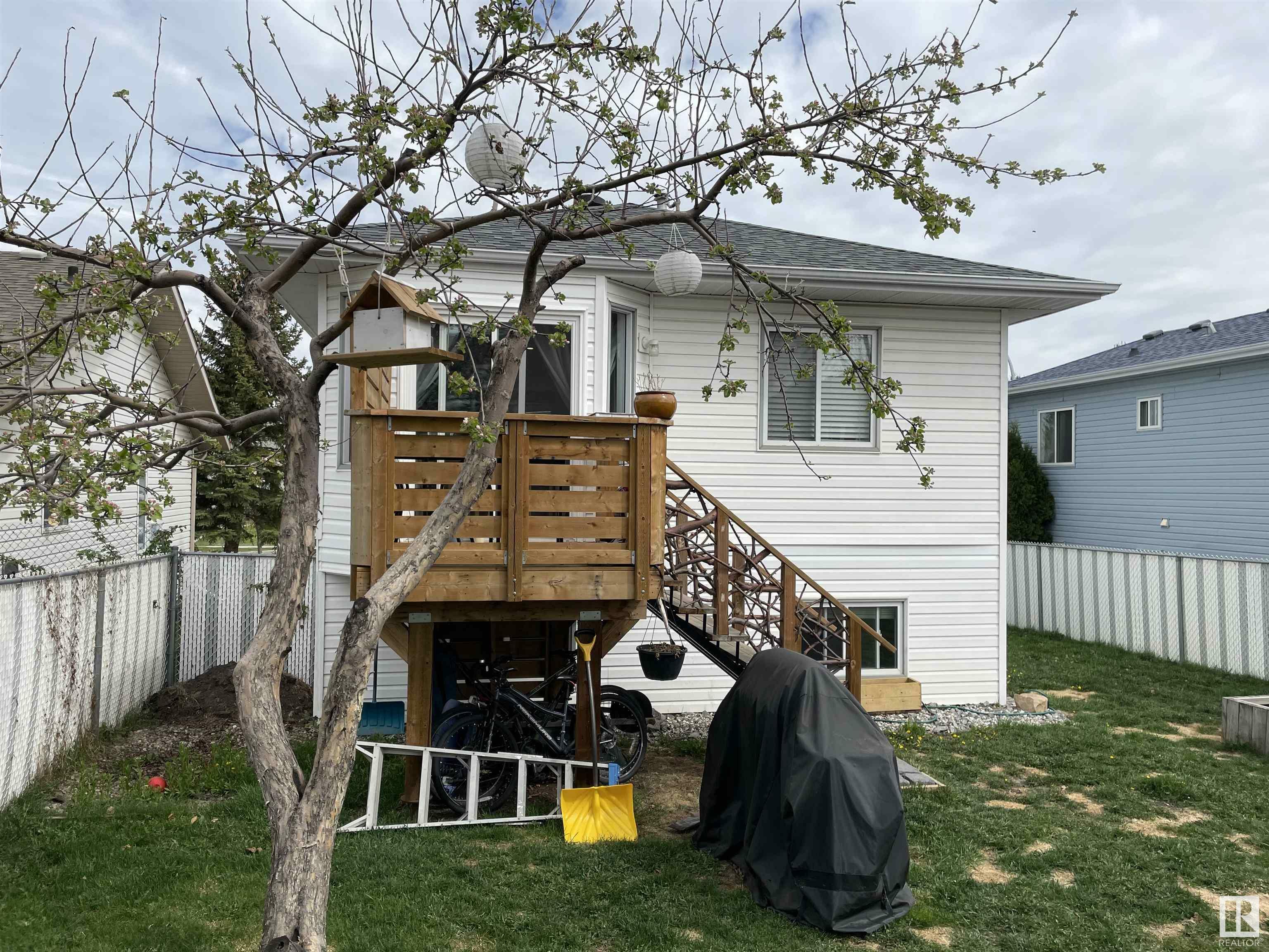 Property Photo: 67 Deer Park Blvd AB T7X 3J6
