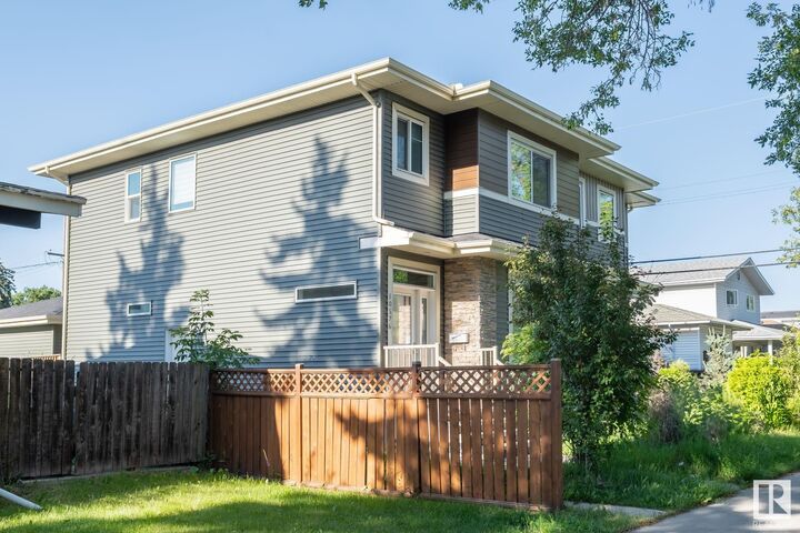 Photo de la propriété: 10576 62 Avenue NW AB T6H 1M4