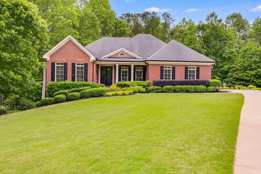 Property Photo: 7511 Biltmore Lane GA 30135