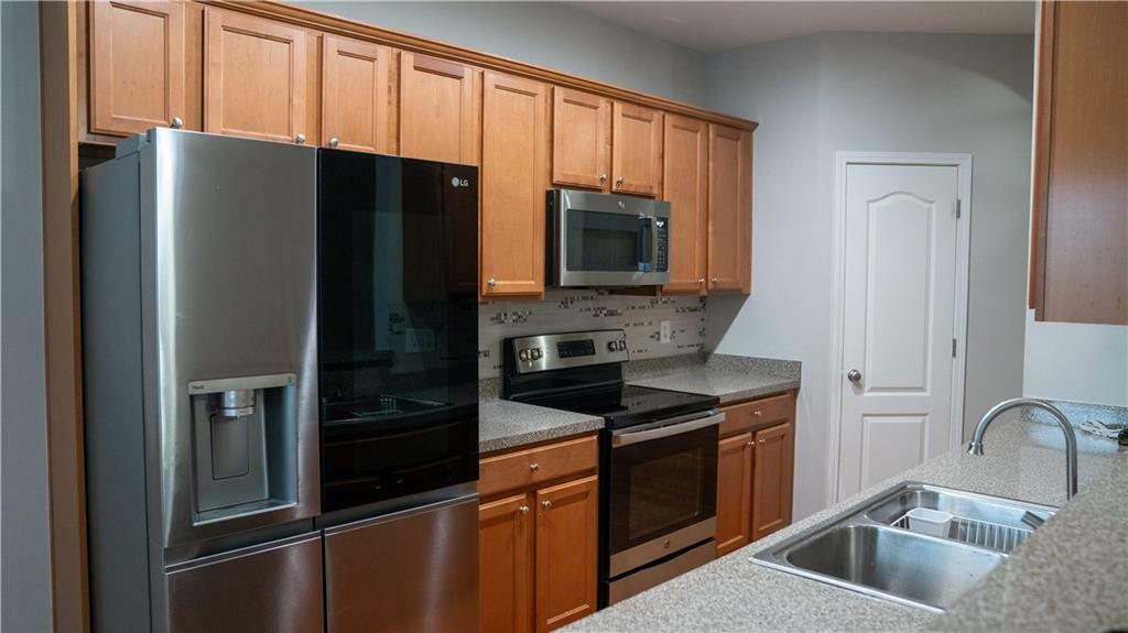 Property Photo: 2476 Suwanee Pointe Drive GA 30043