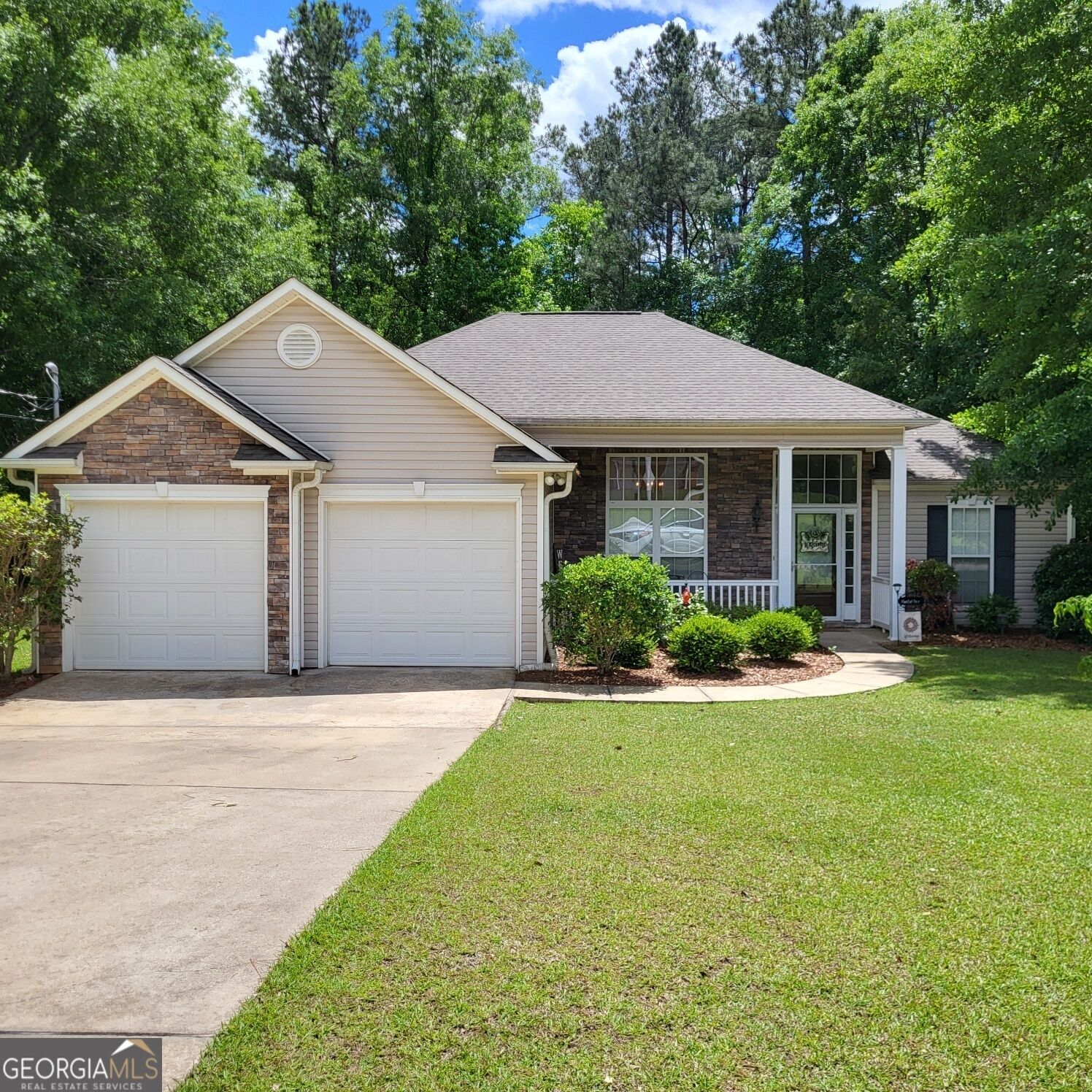 Property Photo: 1804 10th Street SW AL 36863