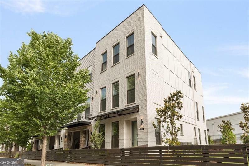 Property Photo: 1815 La Dawn Lane NW GA 30318