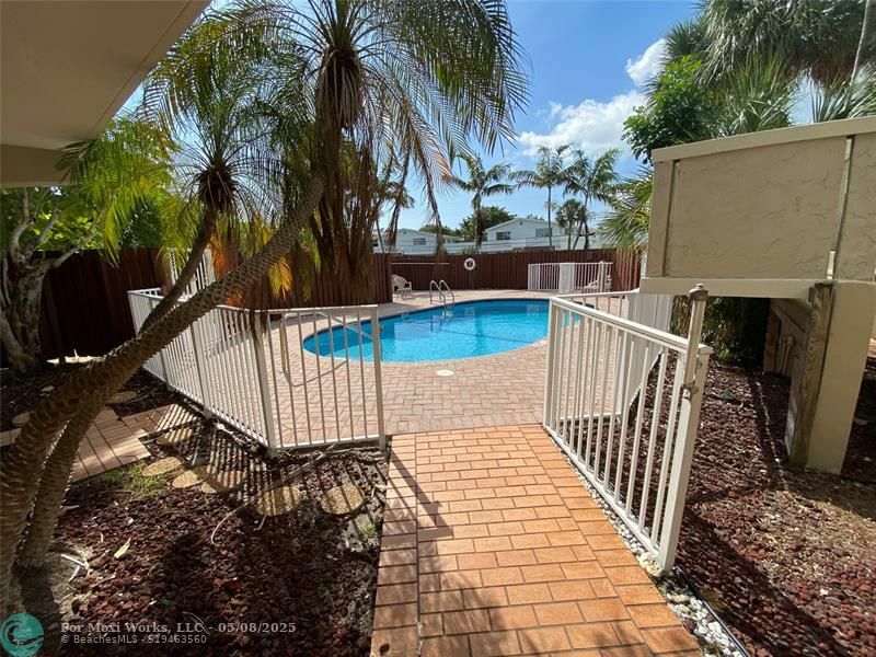 Property Photo: 3901 NE 21st Ave 3 FL 33308