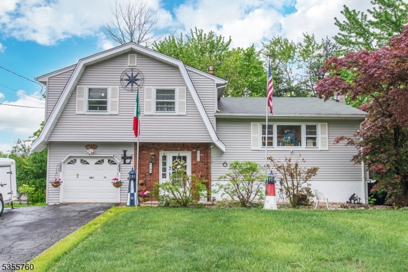 19 Borman Dr  Wanaque Boro NJ 07465 photo