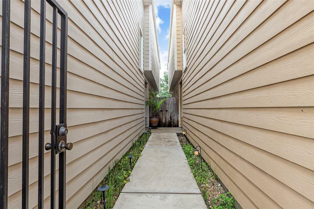 Property Photo: 1309 Nashua Street A TX 77008