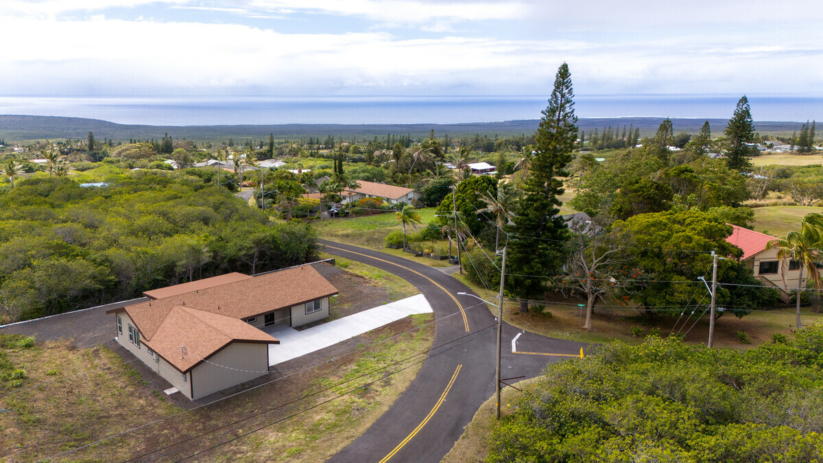 Property Photo: 94-1679 Kaulua St HI 96772
