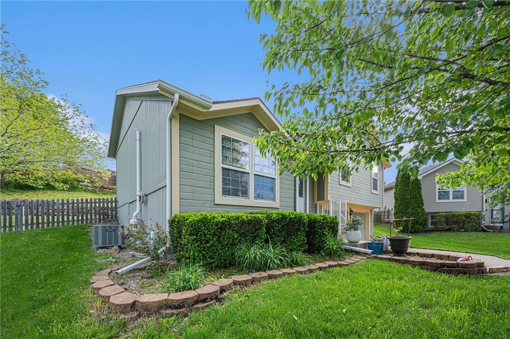 Property Photo: 8304 NE 115th Street MO 64157