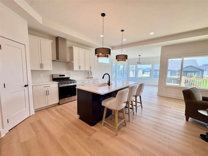 Property Photo:  1420 NW Yorktown Drive  IA 50263 
