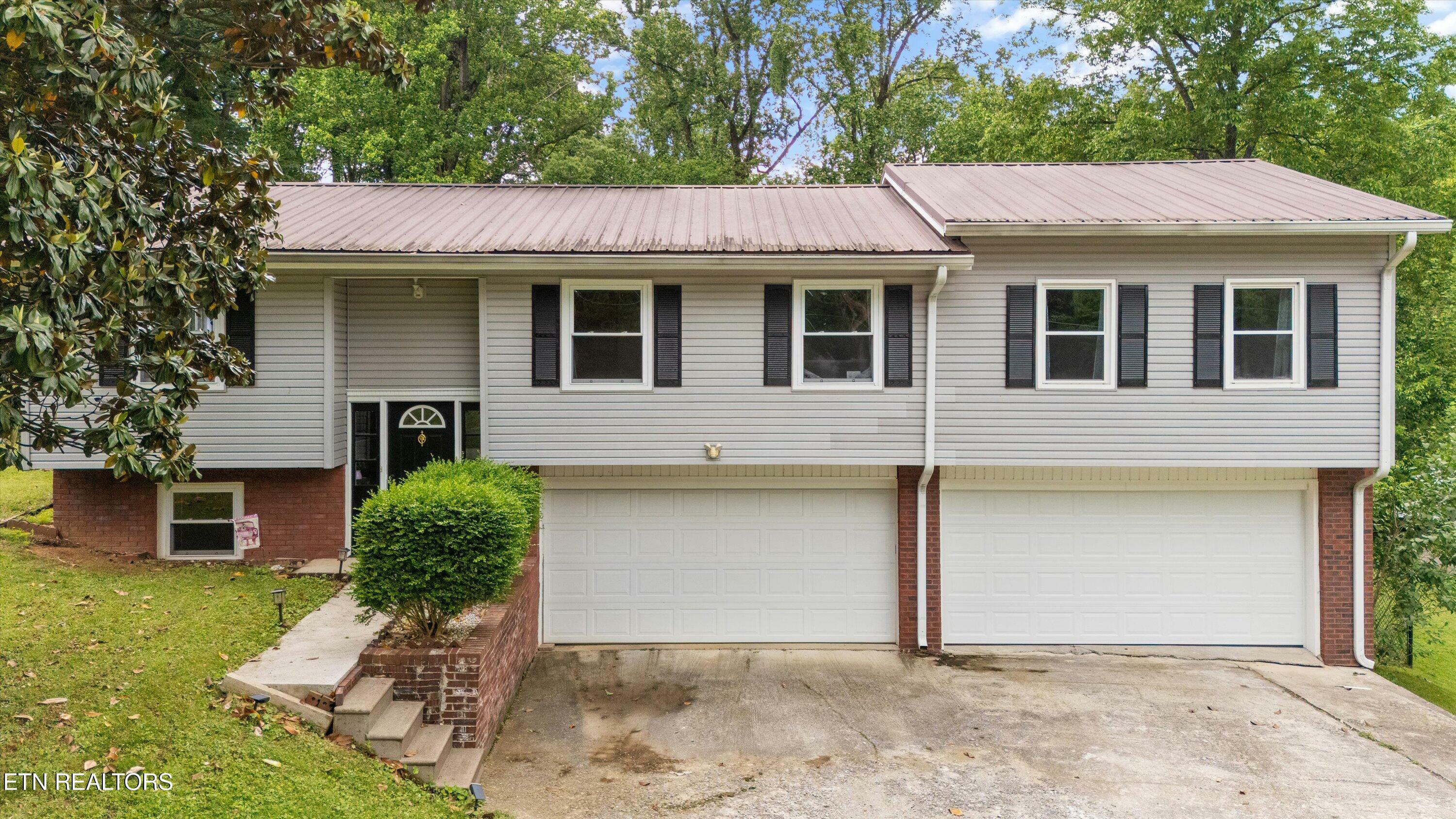 Property Photo: 216 Cox Rd TN 37774