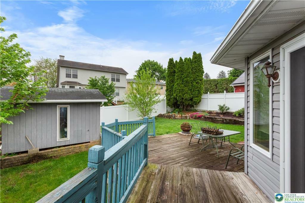 Property Photo: 1520 Paxford Road PA 18103