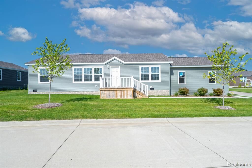 Property Photo: 2776 Pinellas Court MI 48446