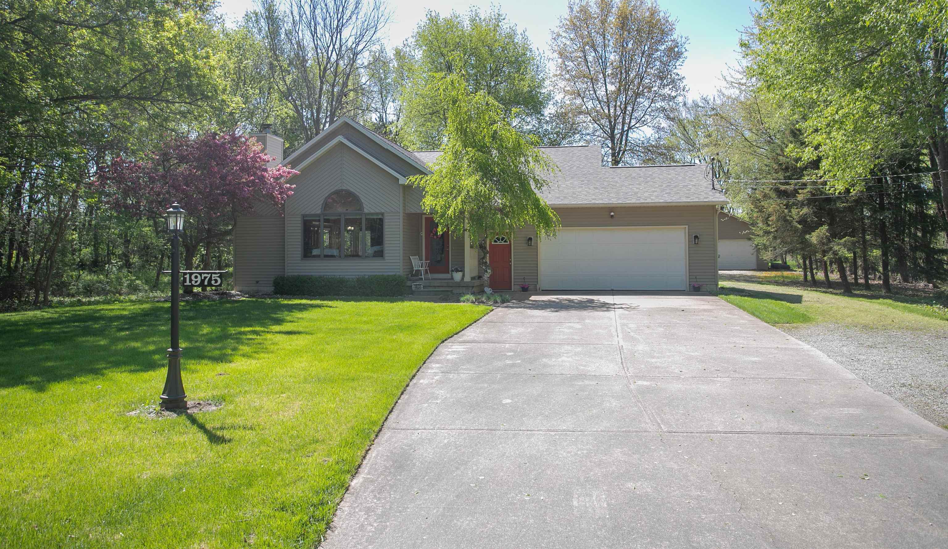 1975 Sun Drive  Owosso MI 48867 photo