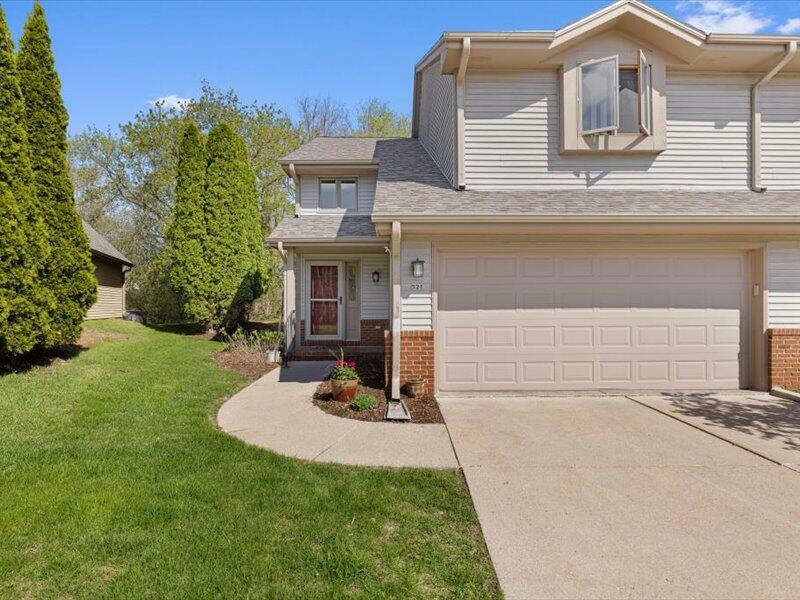 521 Frederick Ct  Oconomowoc WI 53066 photo