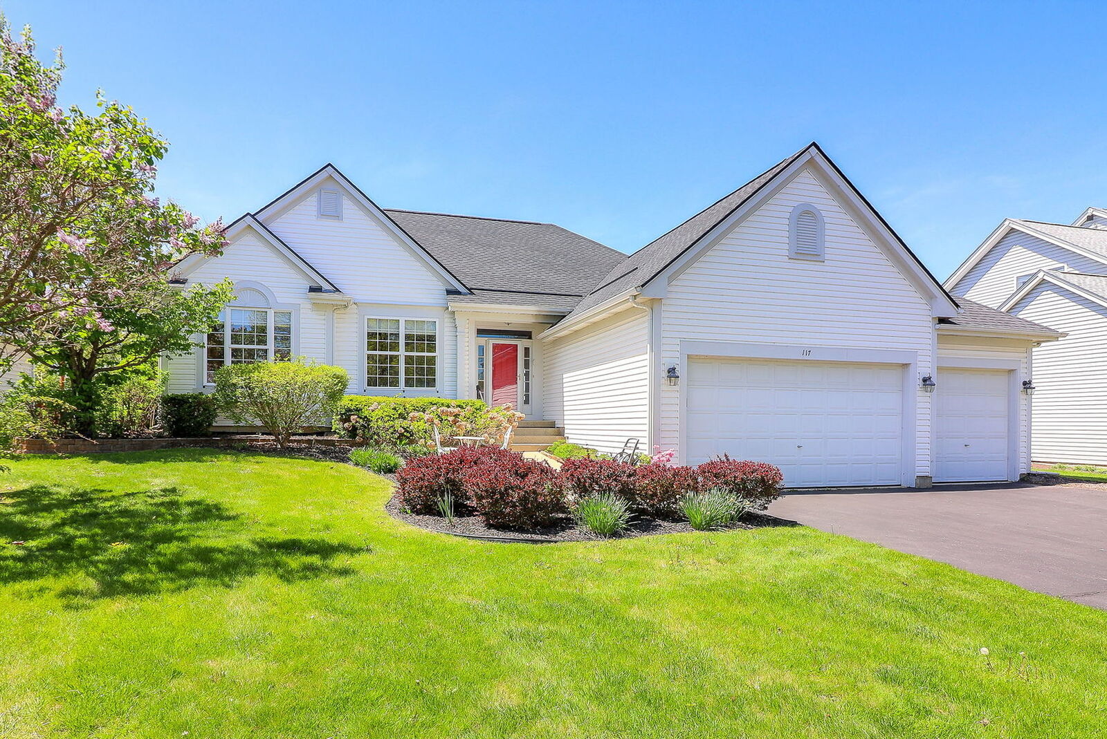 Property Photo:  117 Riverwalk Lane  IL 60010 