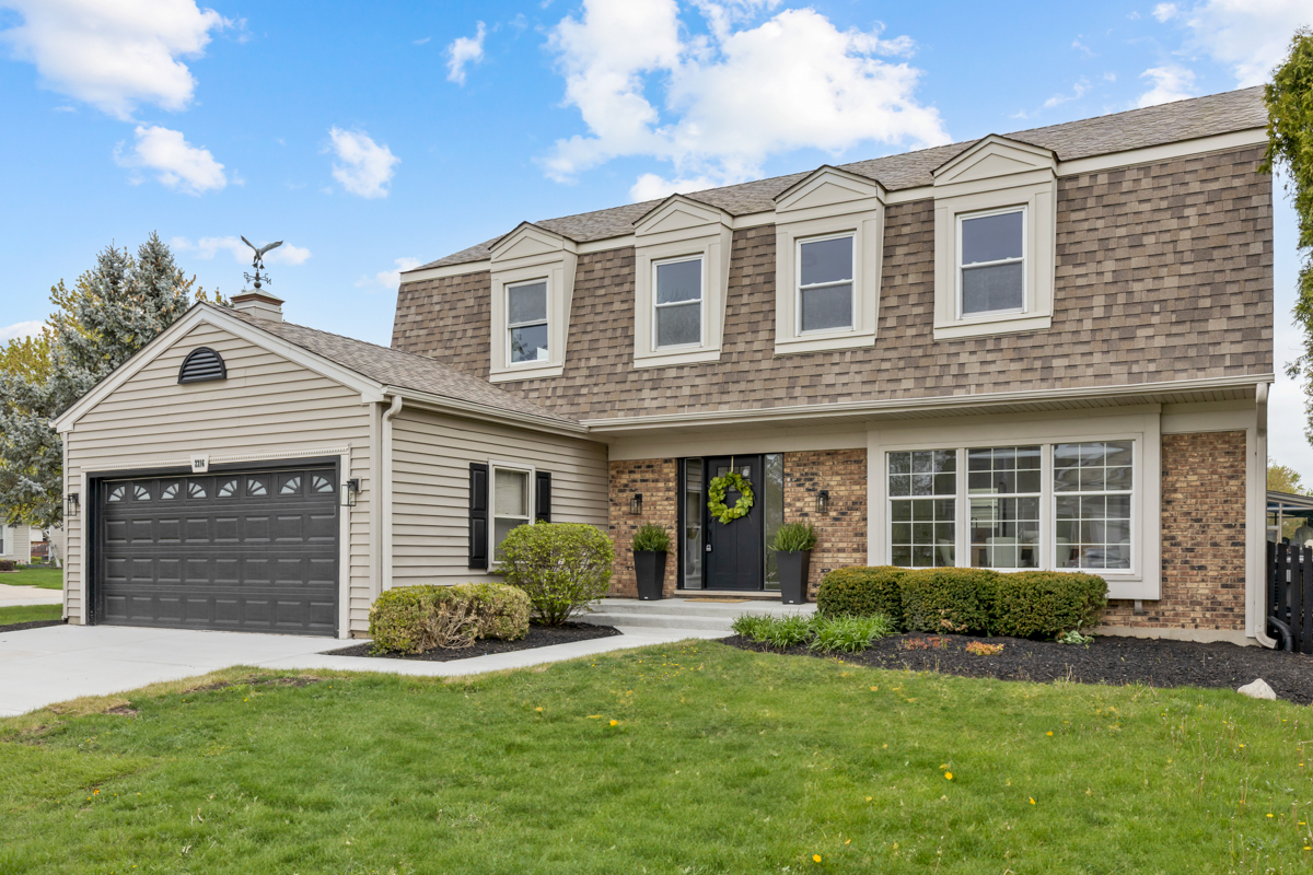 Property Photo: 2216 Romm Court IL 60194