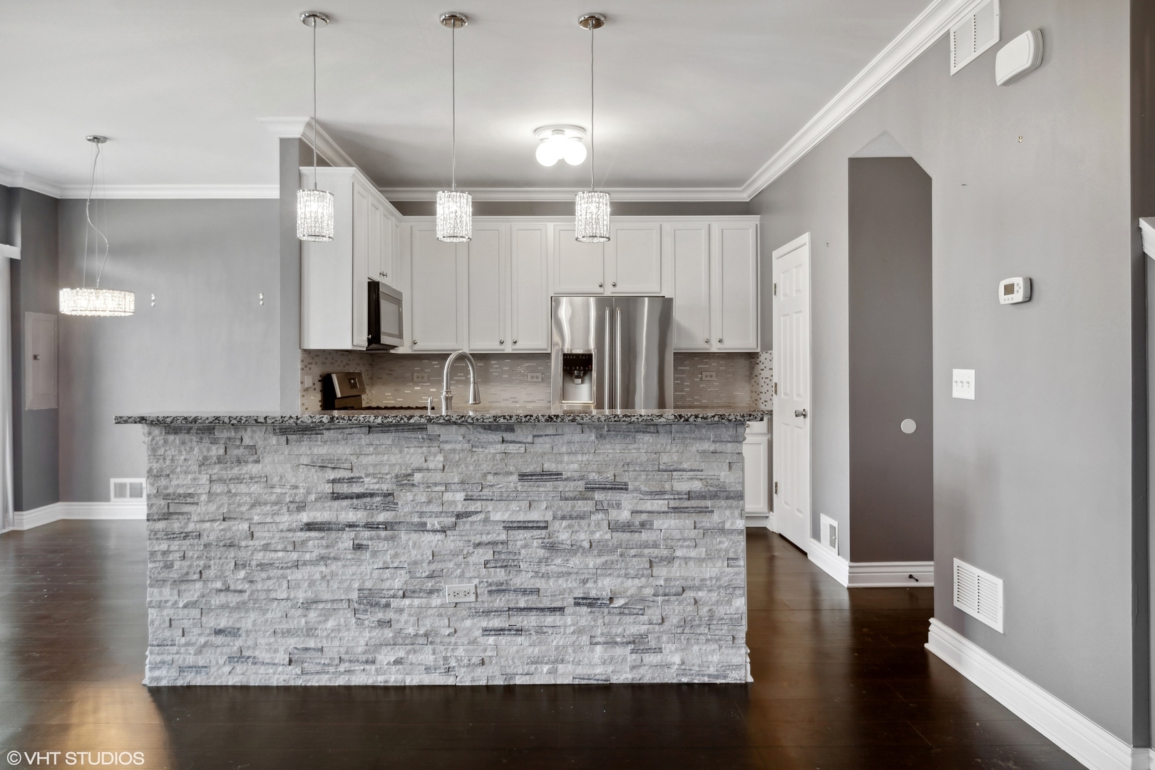 Property Photo: 1222 Courtland Circle IL 60586