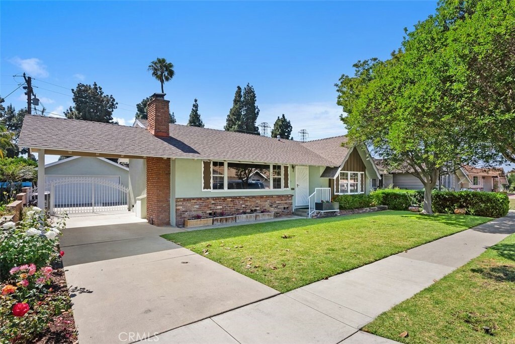 Property Photo: 6811 Myrtle Avenue CA 90805