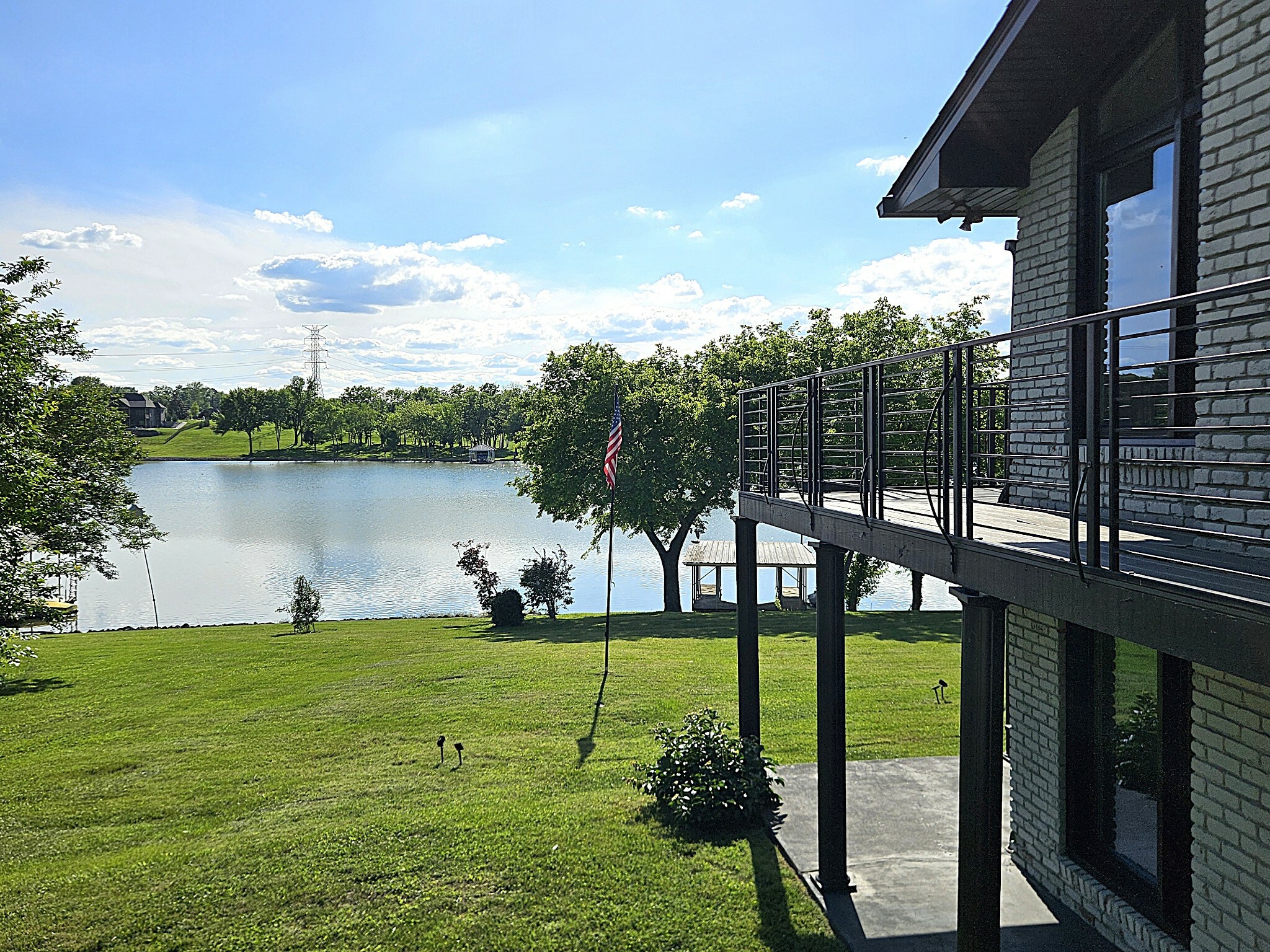 Property Photo: 121 Lake Point Dr TN 37066