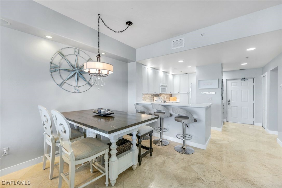 Property Photo: 2090 Matecumbe Key Road 1404 FL 33955