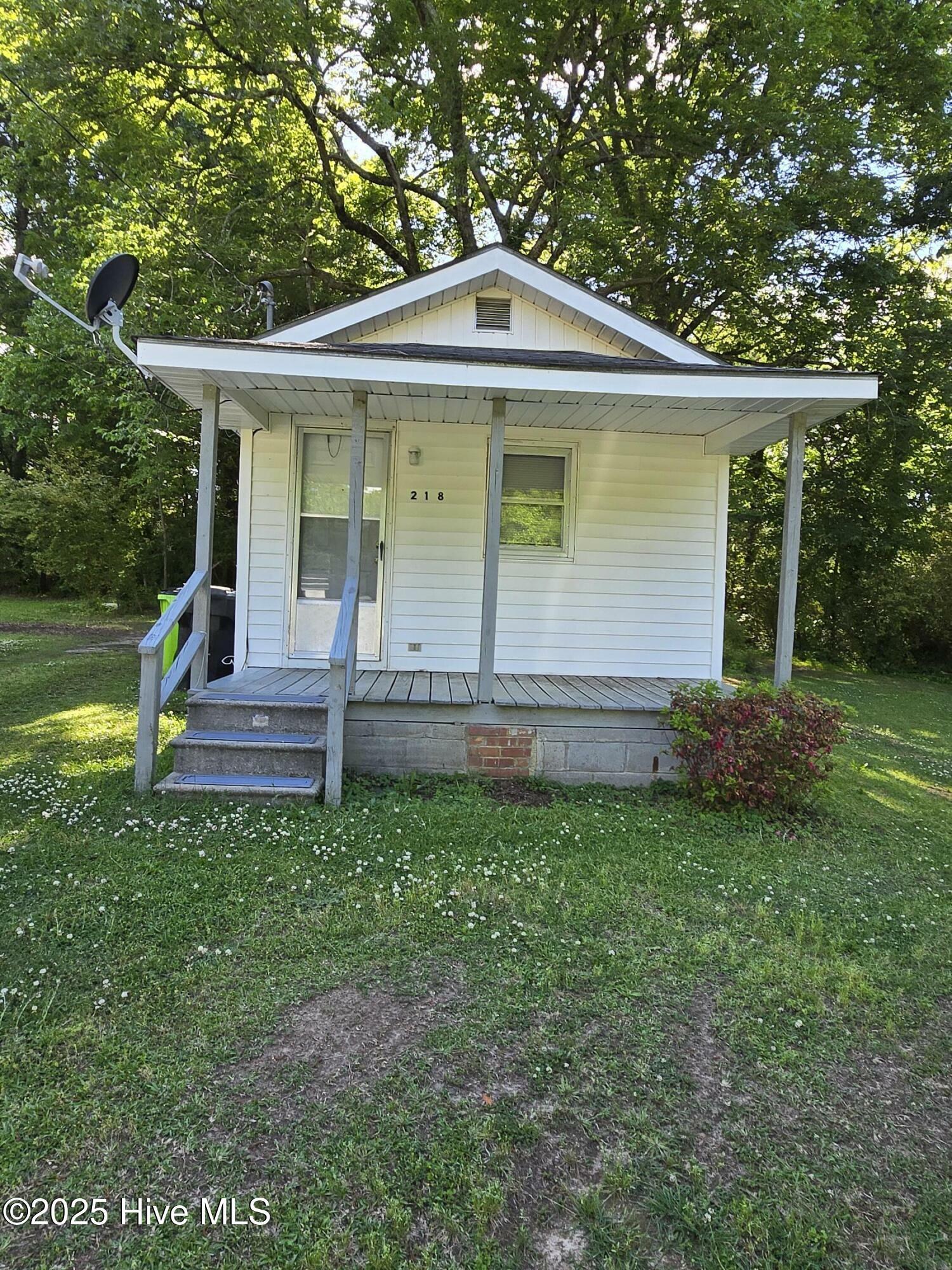 Property Photo: 218 Gum Avenue NC 27882