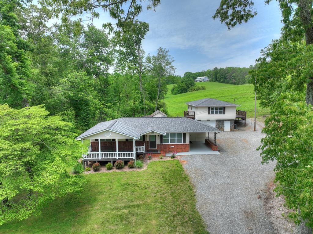 Property Photo: 868 Sugar Creek Road GA 30513