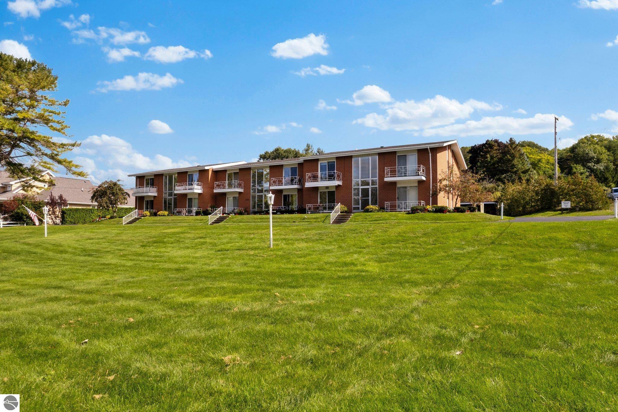 8050 Peninsula Drive  Traverse City MI 49686 photo
