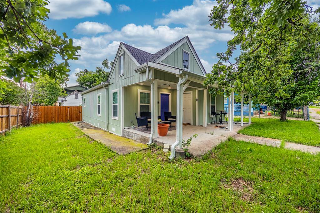 Property Photo: 418 Lansing Street TX 75203