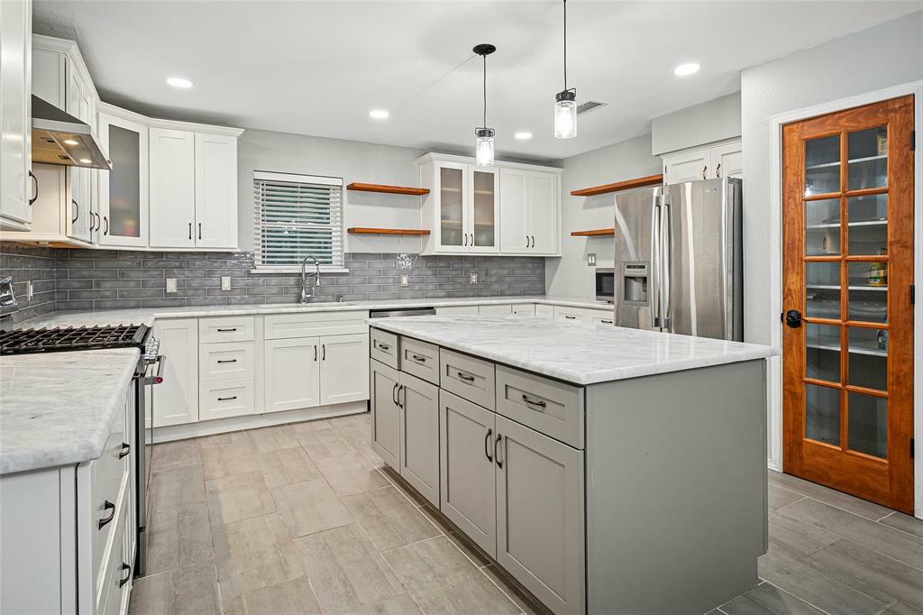 Property Photo: 3608 Lynchburg Drive TX 76208
