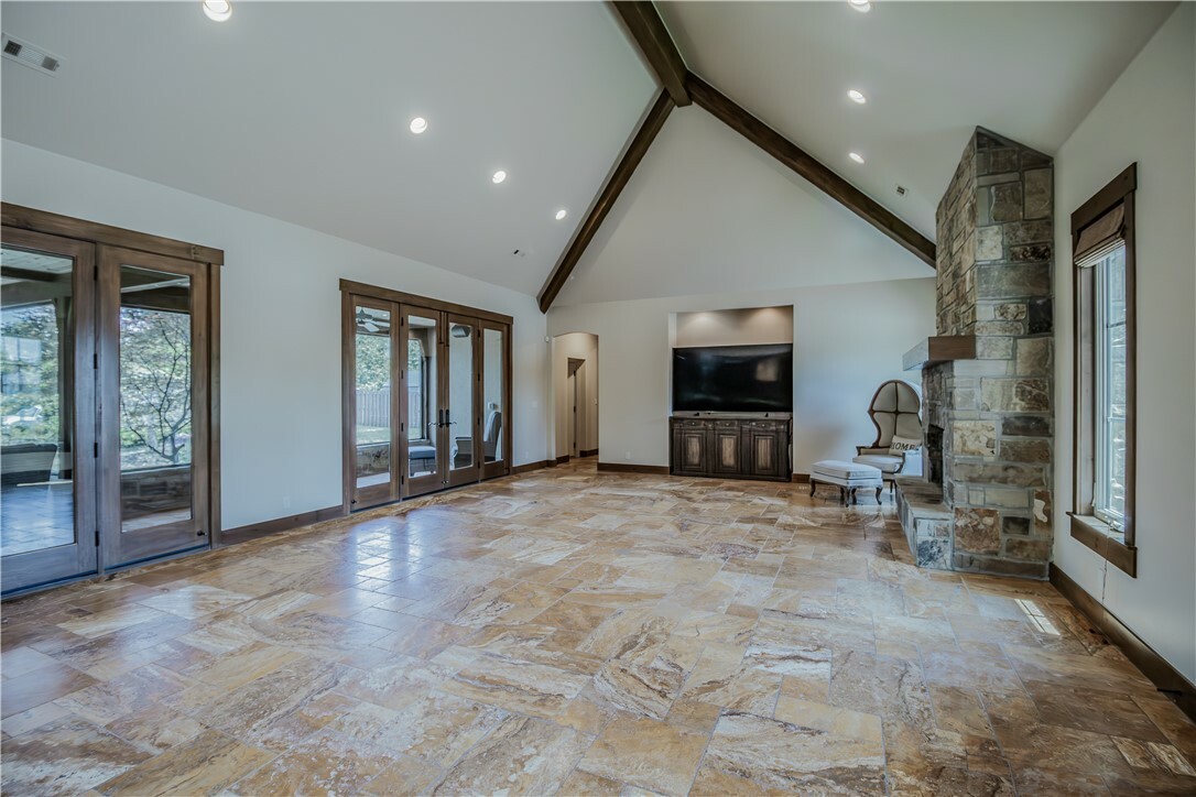 Property Photo: 7 W Colonial Drive AR 72758