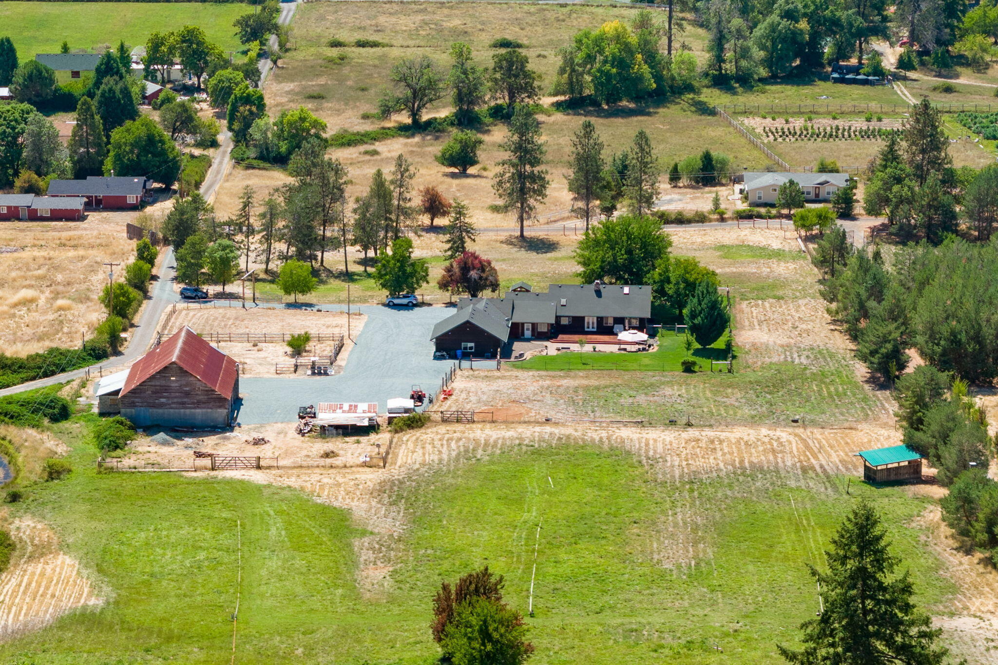 Property Photo: 2575 E Evans Creek Road OR 97537