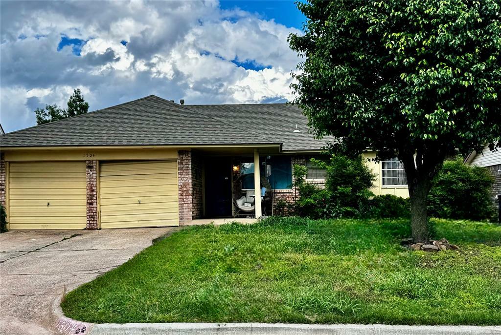 Property Photo: 1504 City Avenue OK 73160