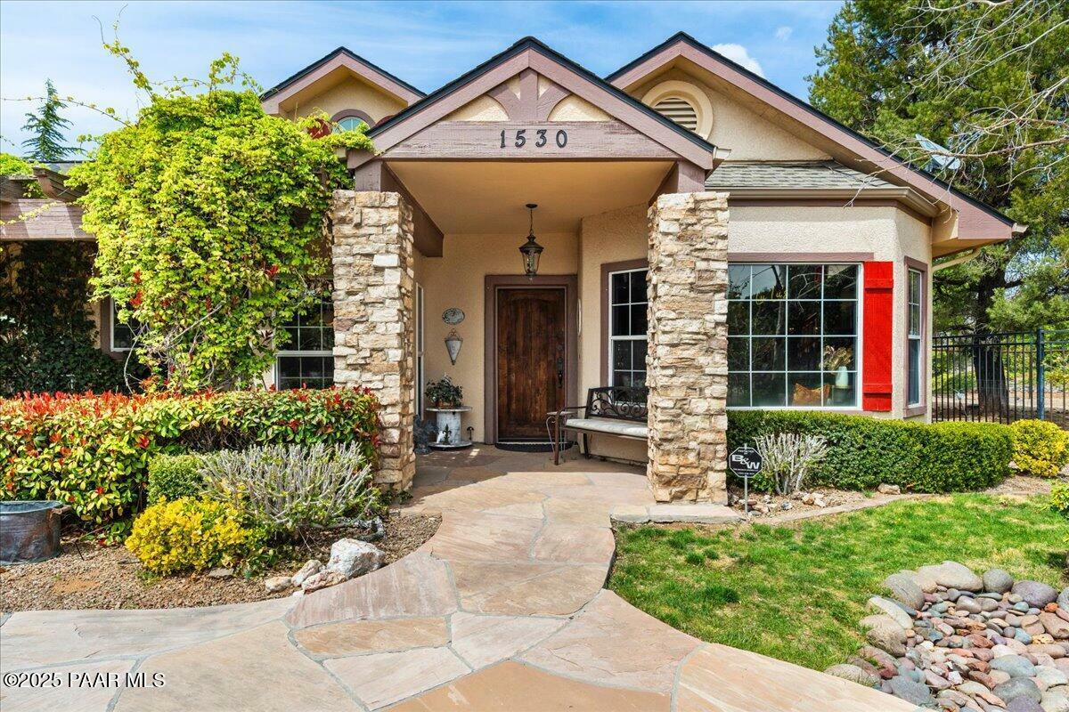 Property Photo: 1530 W Ridge Drive AZ 86305
