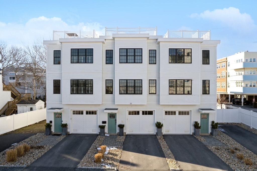 Property Photo: 10 Berkley Rd C MA 02045