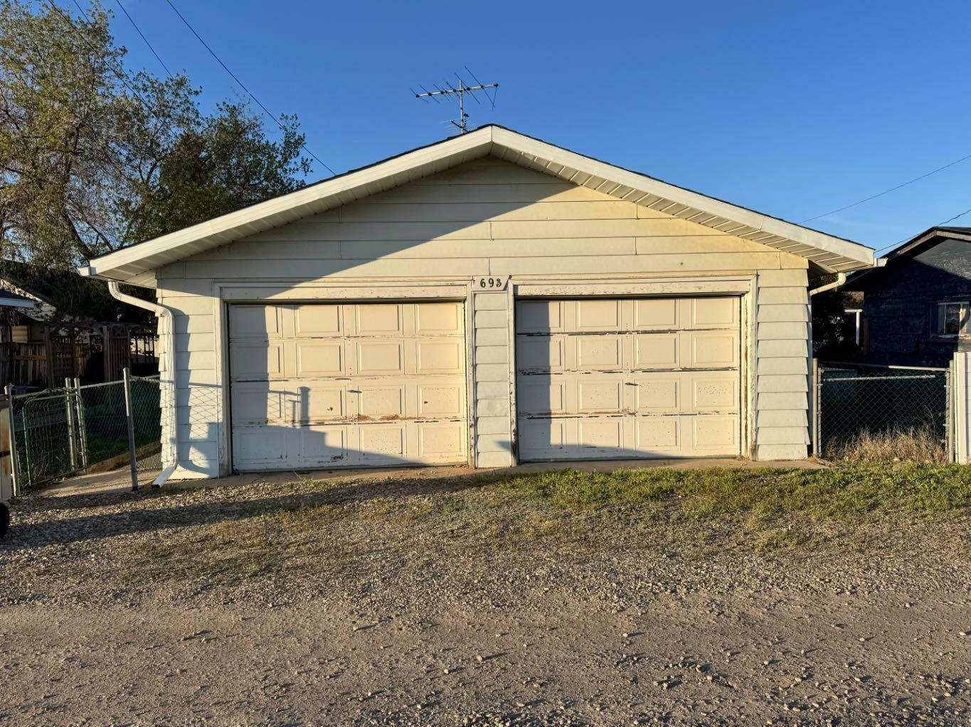 Property Photo: 693 7 Avenue E AB T0J 0Y5