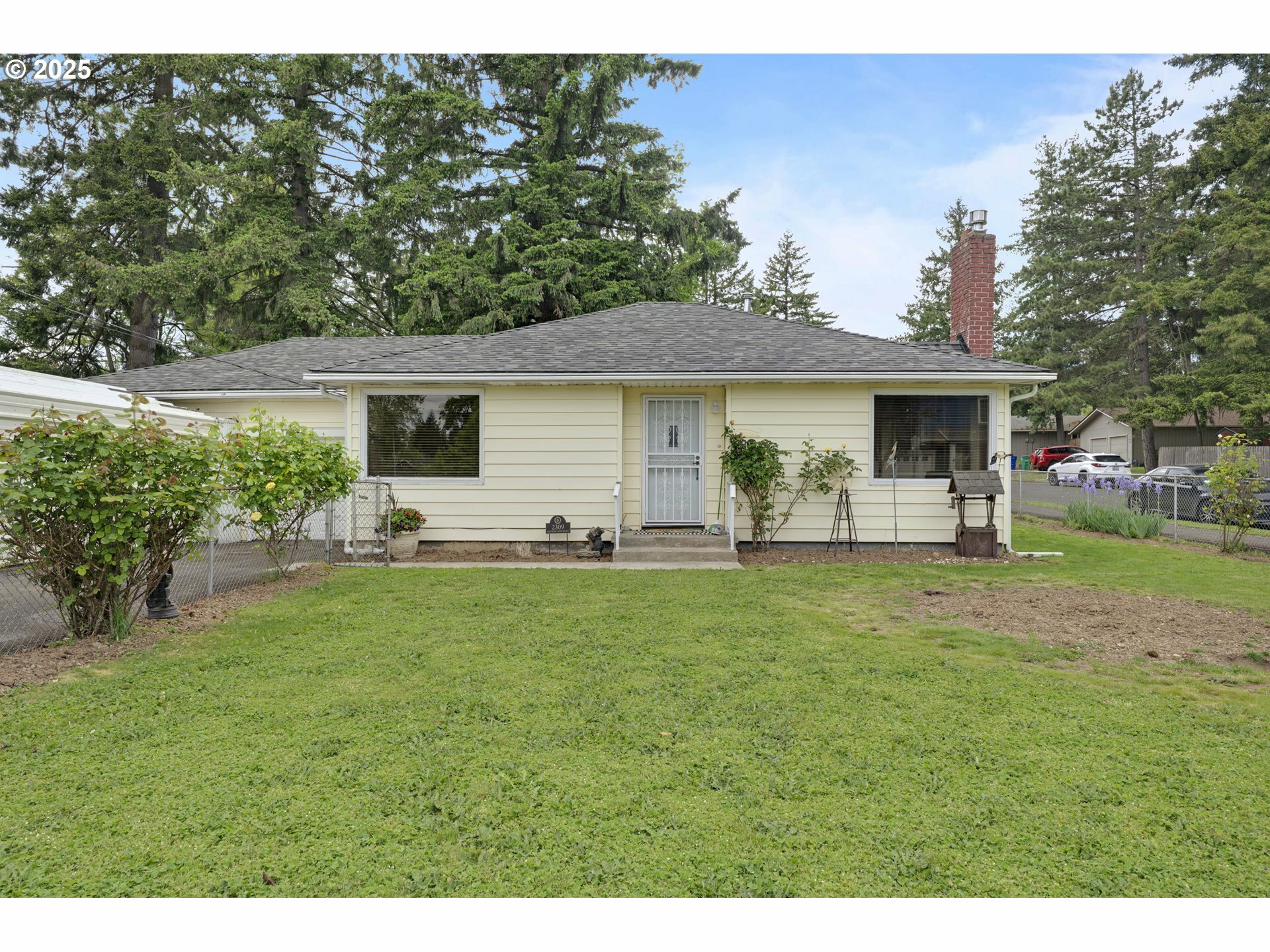 Property Photo: 2309 SE 135th Ave OR 97233